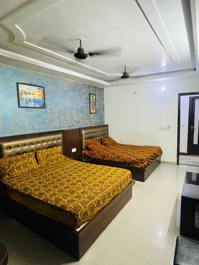 Blue Rose International, Family Hotel Agra  Bagian luar foto