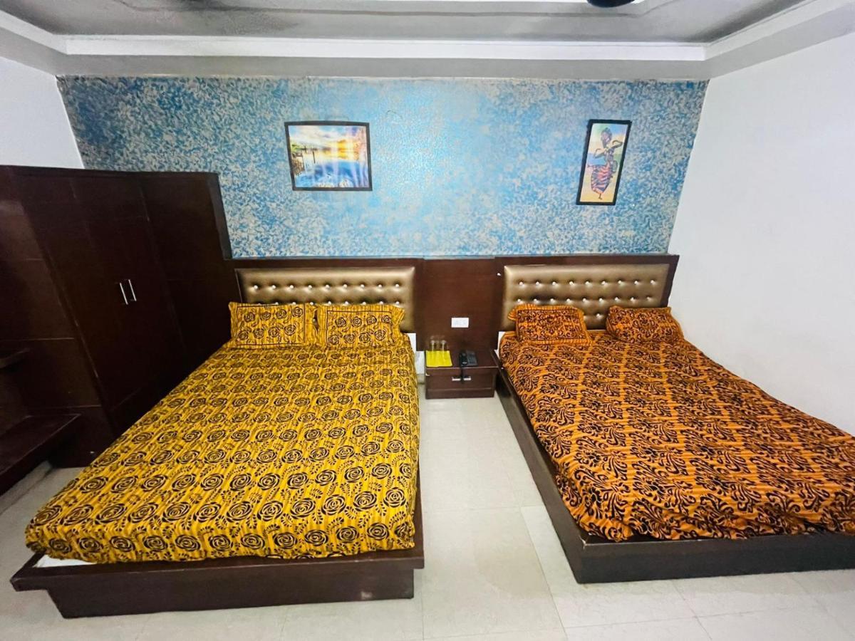 Blue Rose International, Family Hotel Agra  Bagian luar foto
